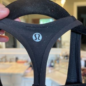 Lululemon light weight tank with built in bra
